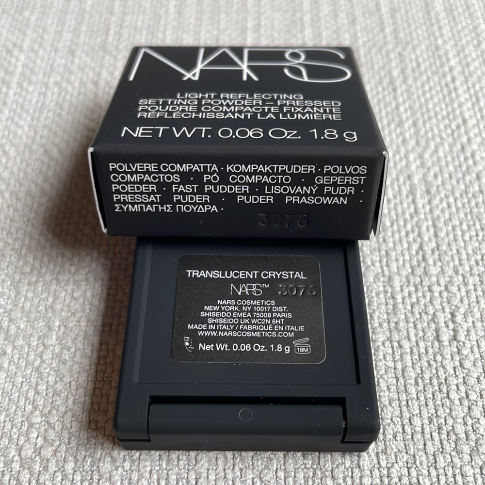 NARS Light Reflecting Setting Powder 1.8g - micro-sized- translucent crystal - Picture 6 of 9